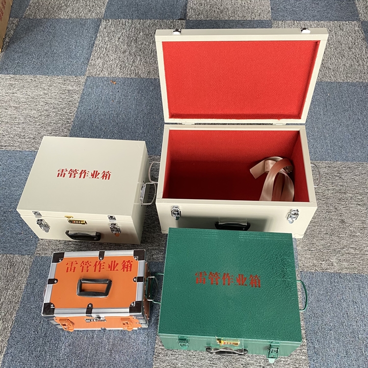 兴山爆破工程作业箱如何选择？玻璃钢与传统材质的全面对比